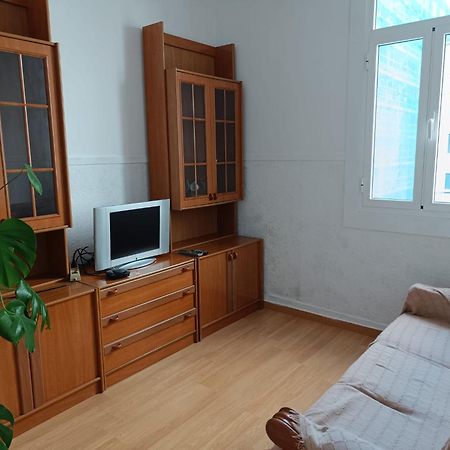 Piso Antiguo, Muebles Viejos, Muy Sencillo, Alquilado En Invierno A Estudiantes, Sin Ascensor, Cocina Antigua A Gas, Edificio Muy Antiguo Apartment A Coruna Luaran gambar