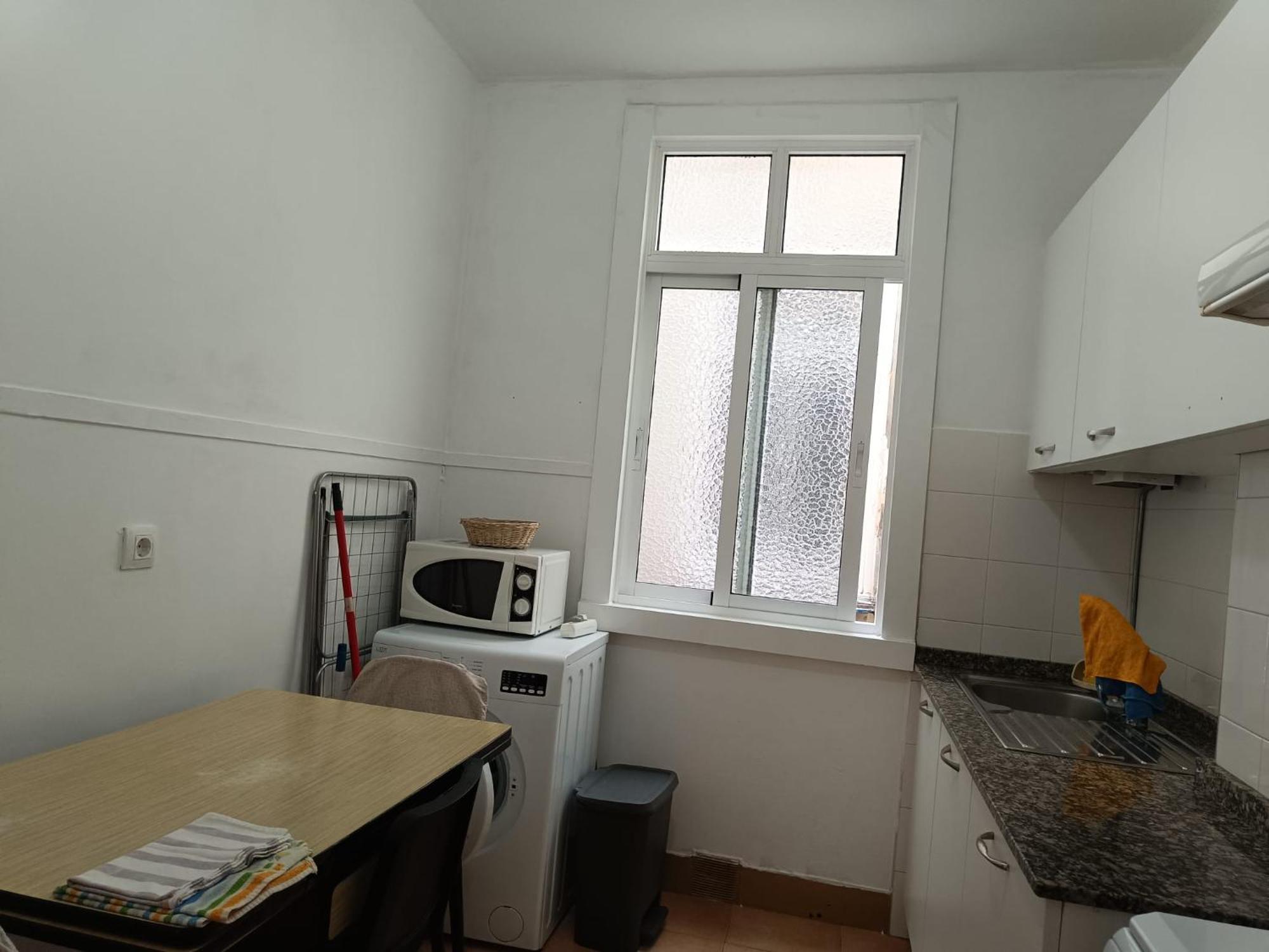 Piso Antiguo, Muebles Viejos, Muy Sencillo, Alquilado En Invierno A Estudiantes, Sin Ascensor, Cocina Antigua A Gas, Edificio Muy Antiguo Apartment A Coruna Luaran gambar