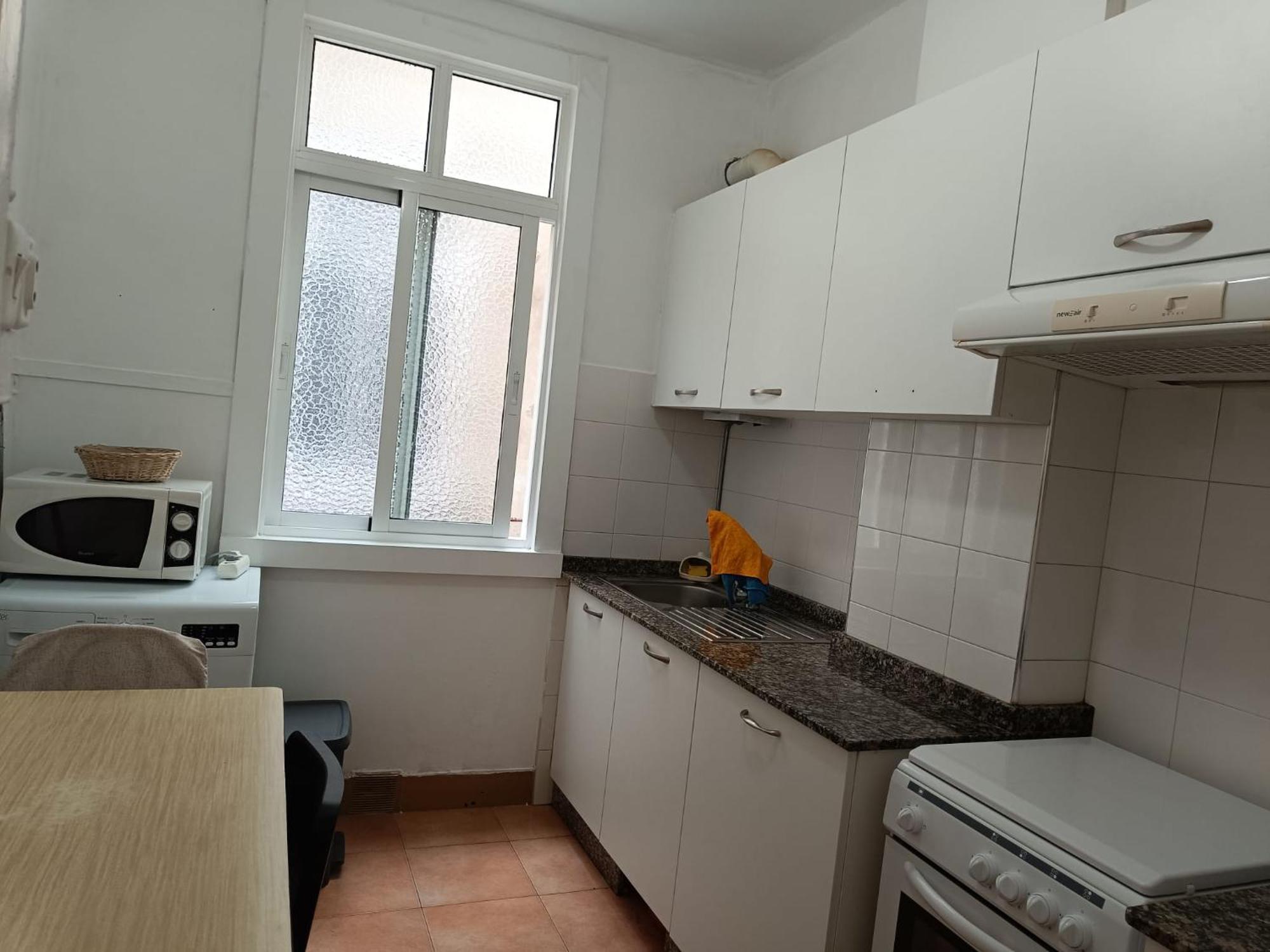 Piso Antiguo, Muebles Viejos, Muy Sencillo, Alquilado En Invierno A Estudiantes, Sin Ascensor, Cocina Antigua A Gas, Edificio Muy Antiguo Apartment A Coruna Luaran gambar