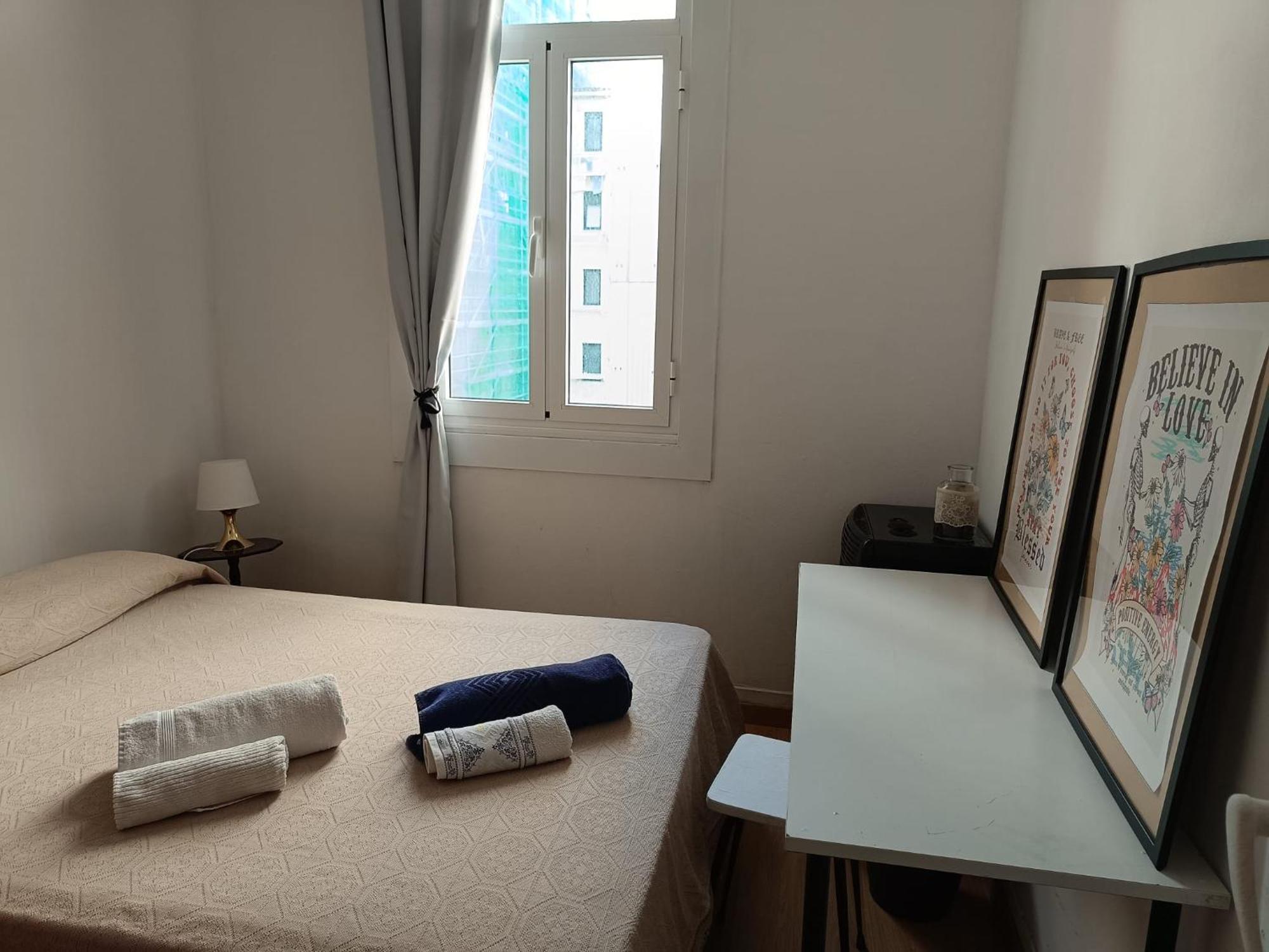 Piso Antiguo, Muebles Viejos, Muy Sencillo, Alquilado En Invierno A Estudiantes, Sin Ascensor, Cocina Antigua A Gas, Edificio Muy Antiguo Apartment A Coruna Luaran gambar