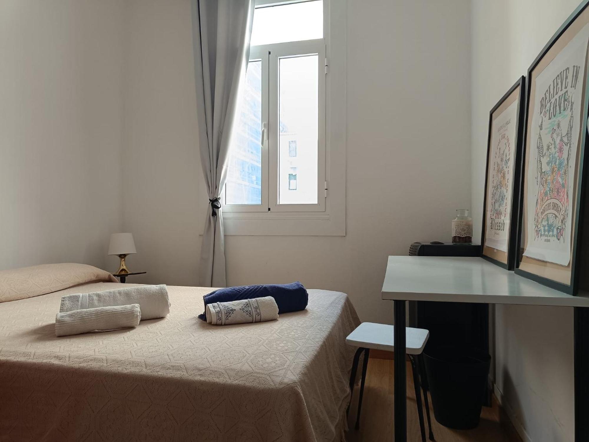 Piso Antiguo, Muebles Viejos, Muy Sencillo, Alquilado En Invierno A Estudiantes, Sin Ascensor, Cocina Antigua A Gas, Edificio Muy Antiguo Apartment A Coruna Luaran gambar